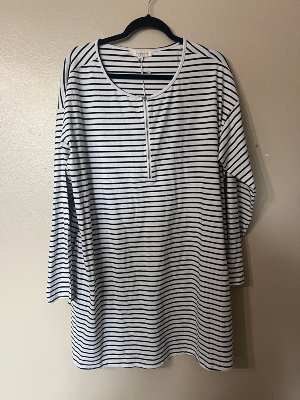 Umgee White and Black Striped Long Sleeve dress with Front Zip and pockets